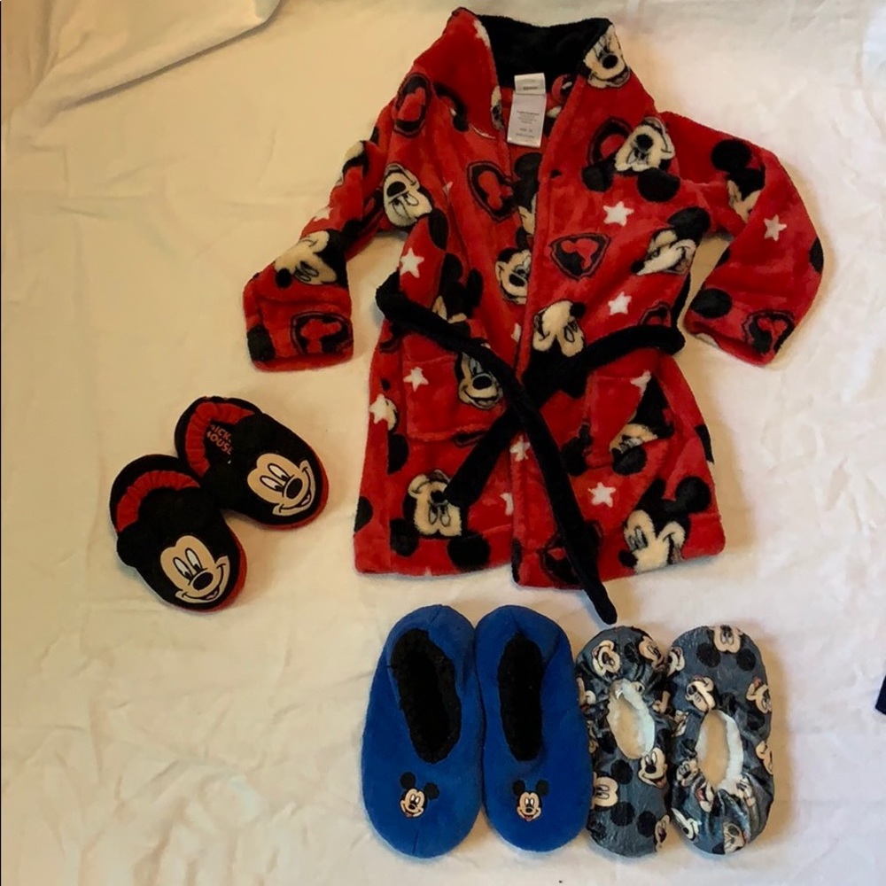 3T Mickey Mouse robe with bonus slippers!!